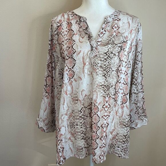 New!Zac&Rachel| 2XLarge| VNeck| Snake Print| Side Slits - Picture 1 of 13